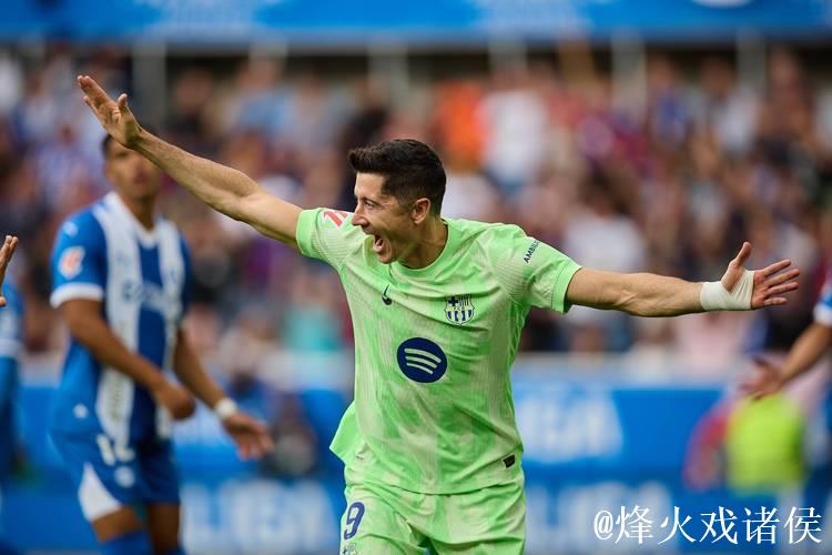 莱万因腘绳肌不适缺席训练，无缘本轮国王杯